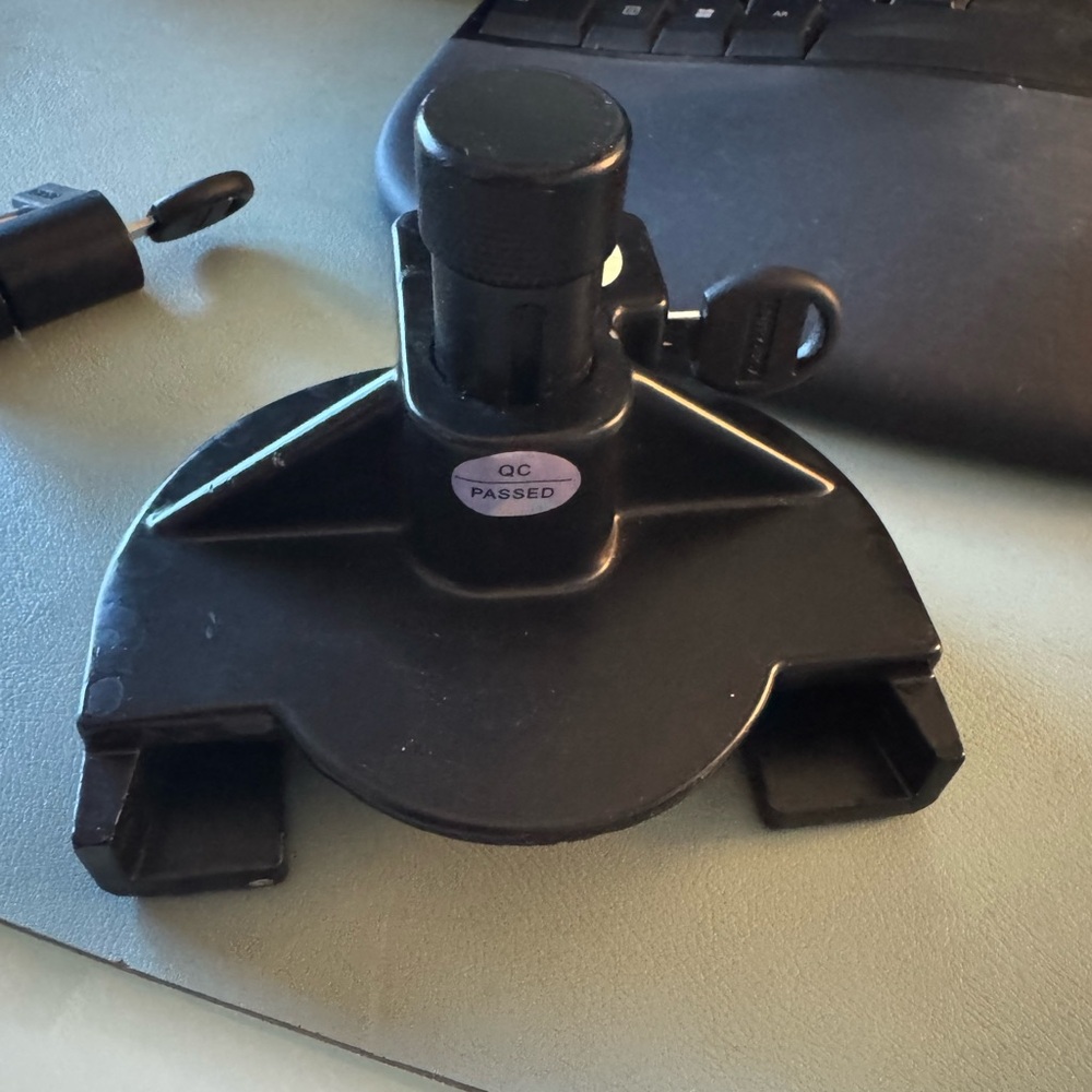 Rhino USA Trailer Hitch Lock Kit (for 2-5/16" Trailers) Reinforced Solid Steel - Picture 5 of 6